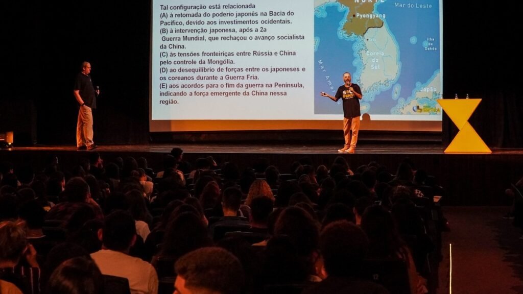 Colégios do Rio promovem aulões gratuitos para preparação de estudantes para o Enem | Rio de Janeiro