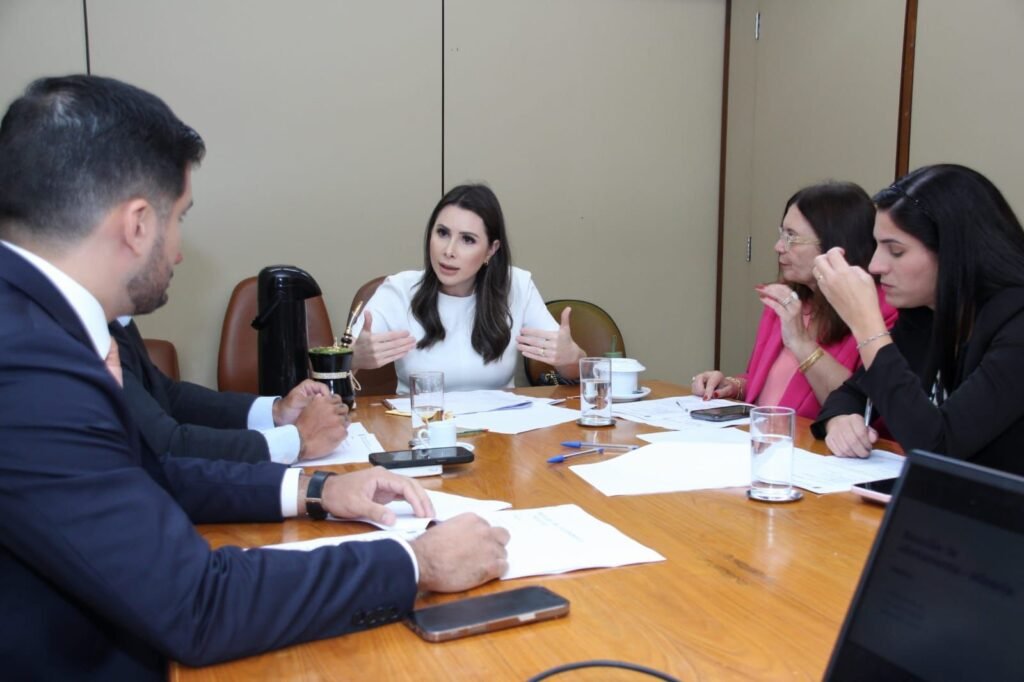 “Vitória da oposição”, diz deputada sobre fim do carimbo em ovos