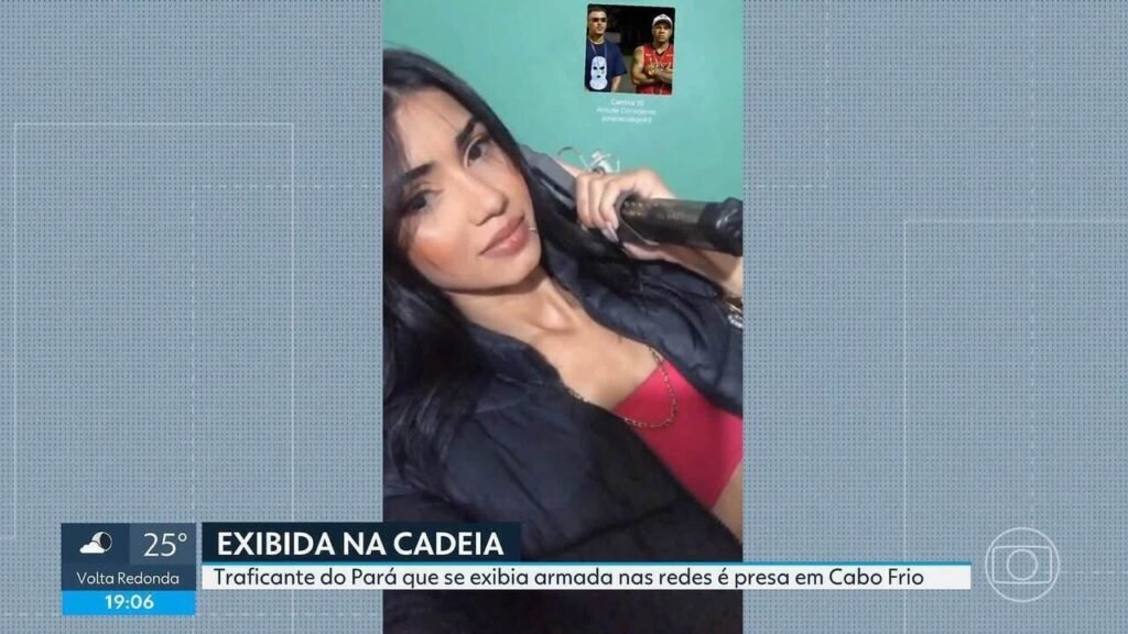 Traficante do pará que exibia armada com fuzil em favelas do rio é presa: 'mã mãe sabe que eu sou bandida, sabe que eu trafica' | Rio de Janeiro