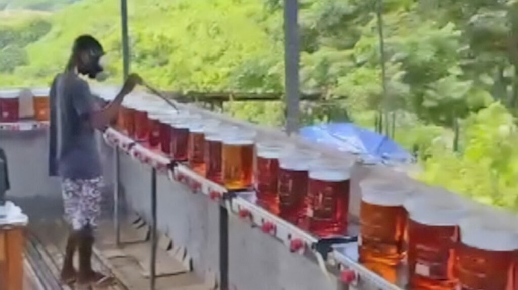 Laboratórios improvisados, fórmulas da internet e insumos Legais: como era uma produção de drogas sintétas do cartel brasil Laboratórios improvisados, fórmulas da internet e insumos Legais: como era uma produção de drogas sintétas do cartel brasil