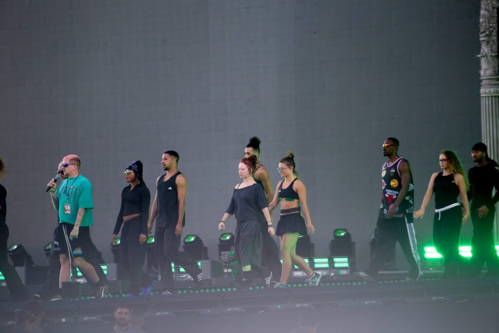 Aos Vésperas do show, Dançarinos de Lady Gaga ensaiam no Palco em Copacabana; Fotos Aos Vésperas do show, Dançarinos de Lady Gaga ensaiam no Palco em Copacabana; Fotos