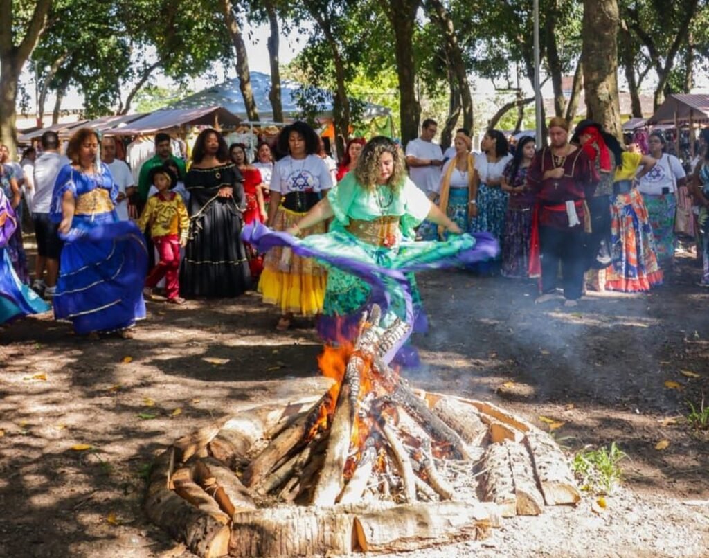 Guaratiba Tem domingo de comemorações em homenageiros a Santa Sara Kali, Padroeira do Povo Cigano | Guia RJ