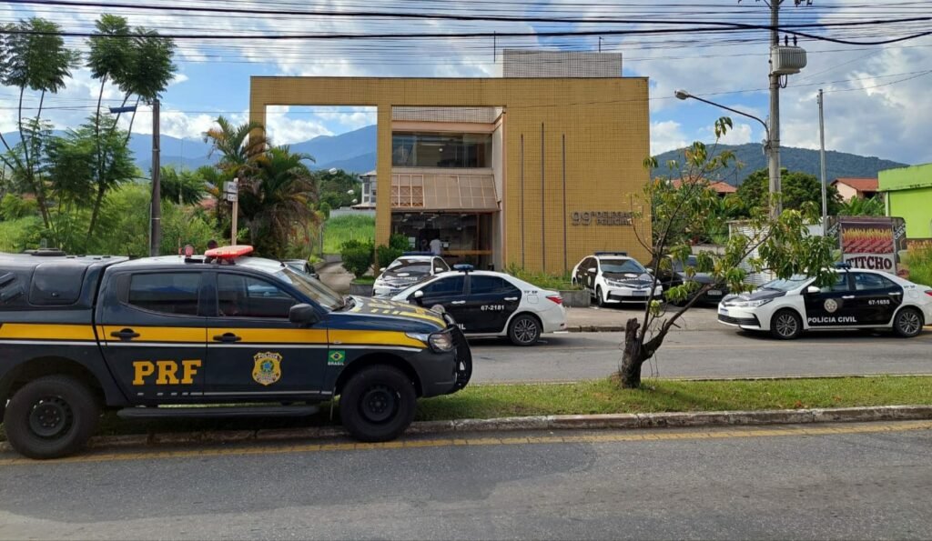 Idoso é Feito Refém por Assaltantes em Itatiaia Idoso é Feito Refém por Assaltantes em Itatiaia