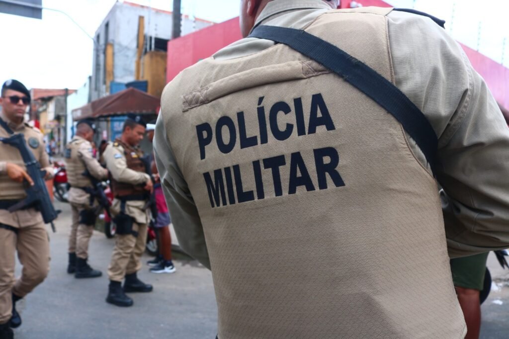 Político é Baleado Acidentalmente por Colega ao Fugir de Ataque de Cachorros em Salvador | Bahia