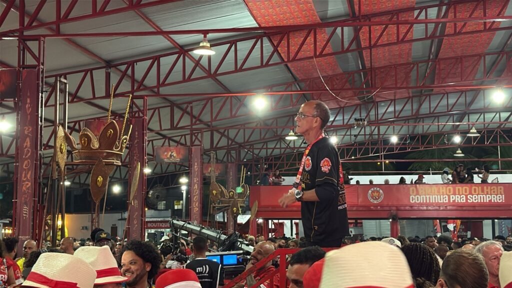 'PRA CIMA, CIÇA': Viradouro Anúncia Homenagem Ao Mestre de Bateria No Carnaval 2026 | Carnaval 2026 no Rio de Janeiro