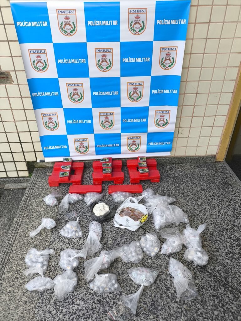 Homem é mais e mais de 18 kg de Drogas São Apreendidos em Paratia Homem é mais e mais de 18 kg de Drogas São Apreendidos em Paratia