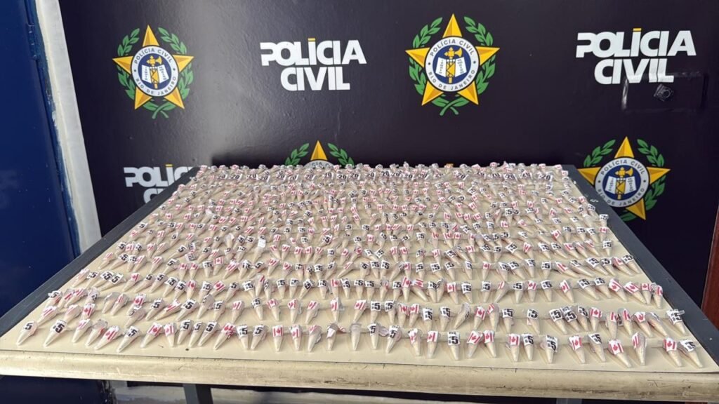 POLÍCIA CIVIL PRENDE QUATRO HOMENS POR SUSPEITA DE ASSOCIAÇÃO AO TRÁRICO DE DROGAS EM VOLTA REDONDA | Sul do rio e costa verde