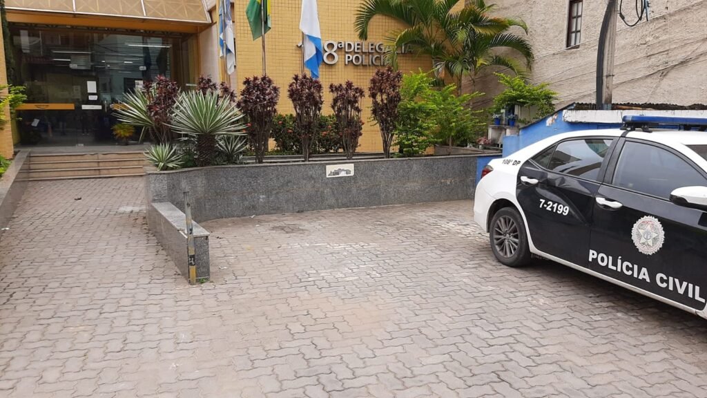 Homem é Baleado no Portão de Casa em Três Rios Homem é Baleado no Portão de Casa em Três Rios