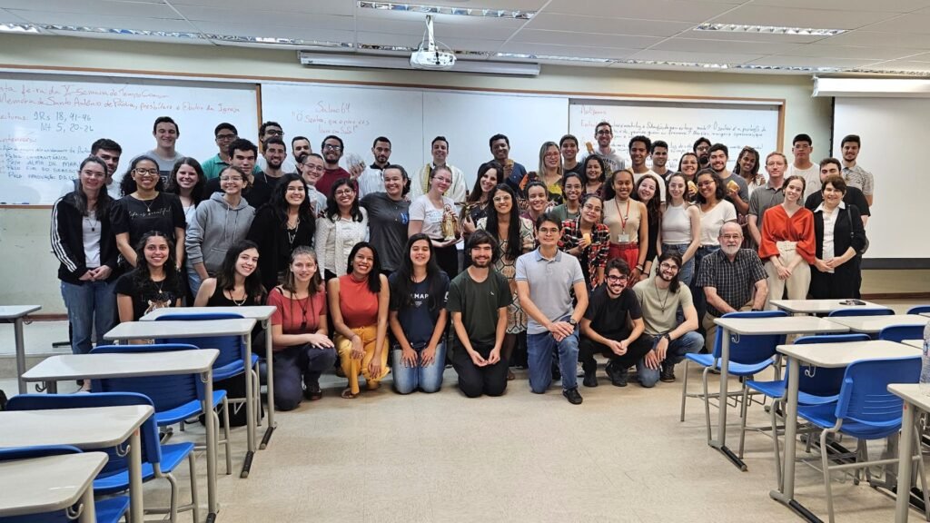 Ainda raras, missas ganham espaço em universidades públicas