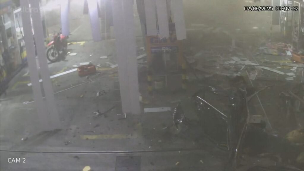 Morre 2ª Víima de Explosão em Posto de Combustínas No Centro do Rio Morre 2ª Víima de Explosão em Posto de Combustínas No Centro do Rio