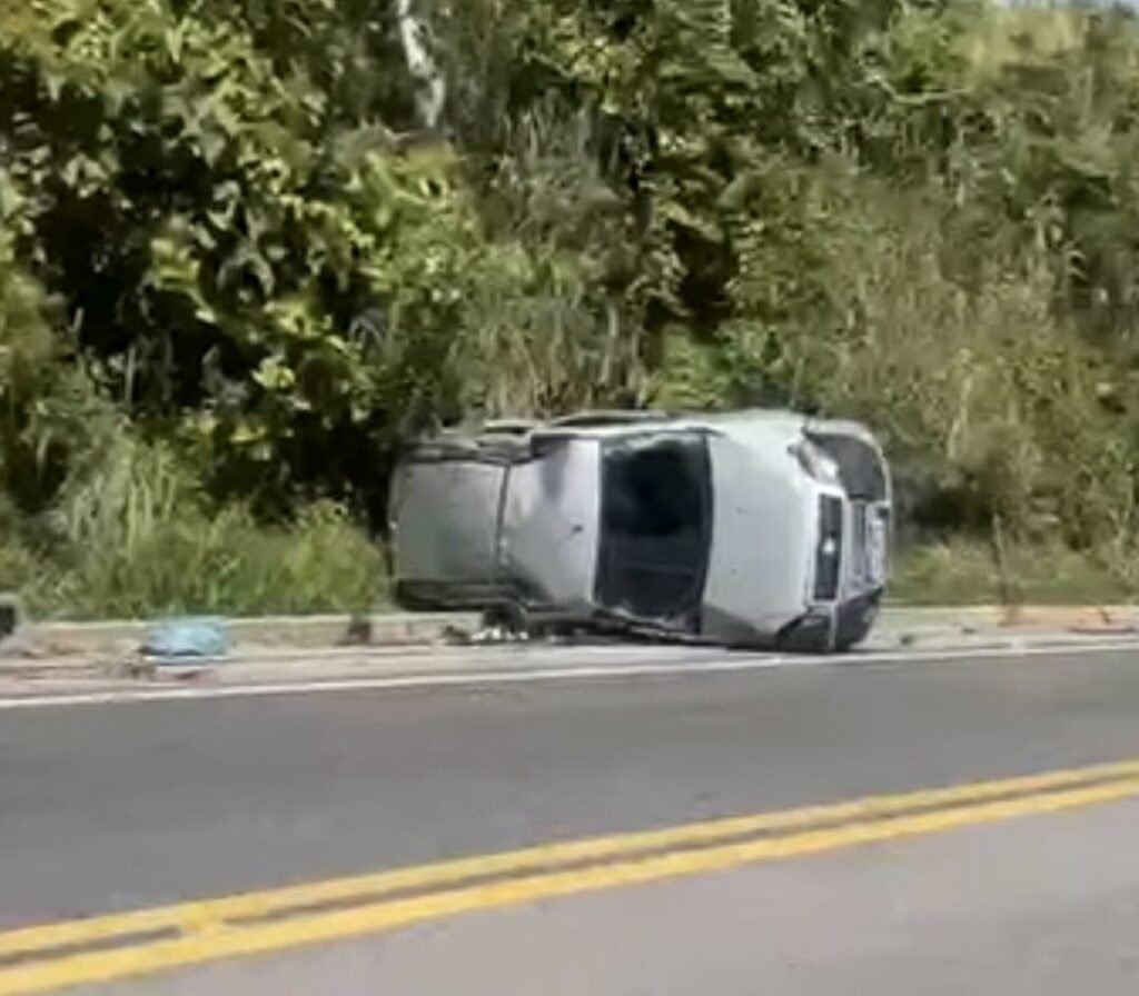 Acidenthe Entre Dois Carros Deixa Uma Pessoa Ferida Na Rio-Santo, Em Angra Dos Reis Acidenthe Entre Dois Carros Deixa Uma Pessoa Ferida Na Rio-Santo, Em Angra Dos Reis
