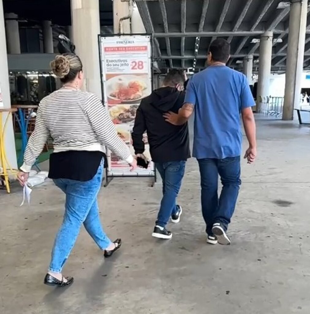 Polícia prenda gerente de cafeteria no maracanã suspeito de assédio sexual e estupro contra funcionárrias Polícia prenda gerente de cafeteria no maracanã suspeito de assédio sexual e estupro contra funcionárrias