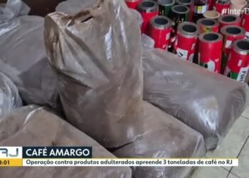 OPERAÇÃO APREENDE TRÊS TONELADAS DE CAFÉ ADULTERADO EM MERCADOS DO RJ