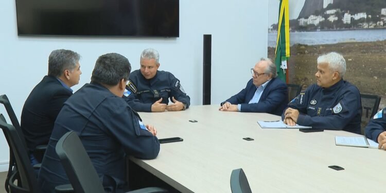 PM E Empreas de ônbo Criam Grupo para Coibir Uso de Coletivos como Barricadas No RJ