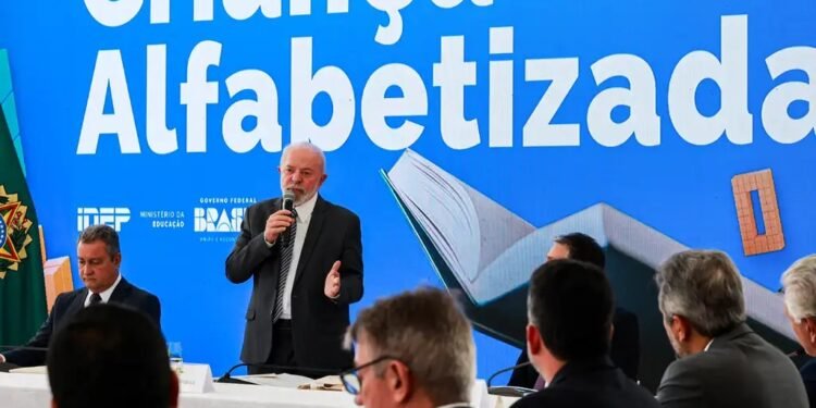 Plano de alfabetização do governo tem viés ideológico Plano de alfabetização do governo tem viés ideológico