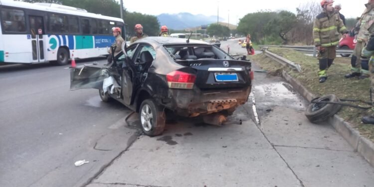 Marido da influenciador mapoua morre em acidenthe na avenida brasil Marido da influenciador mapoua morre em acidenthe na avenida brasil