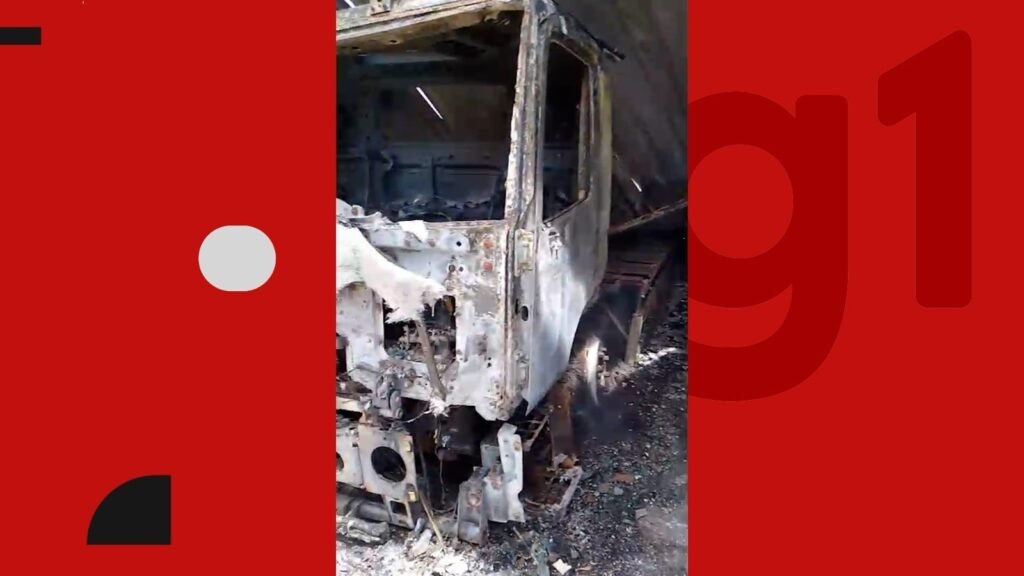 VÍDEO: Incêndio atinge fábrica de estrofados no interior da ba; Caminhão Ficou Destruído VÍDEO: Incêndio atinge fábrica de estrofados no interior da ba; Caminhão Ficou Destruído