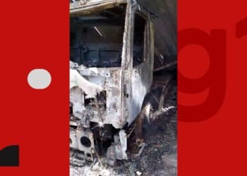 VÍDEO: Incêndio atinge fábrica de estrofados no interior da ba; Caminhão Ficou Destruído