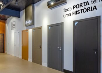 Portas de Madeira: elegânncia e funcionalidade para ambientes internos