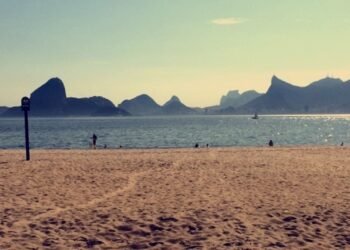 Turista Norte-Americana é Esfaqueada Durante Tentativa de Assalto em Niterói