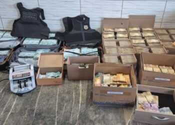 OPERAÇÃO Combate Produção Clandestina de Cigarros Em Esquema Com Servidor