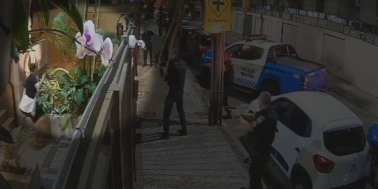 VÍDEO: Homem Invade Prédio no Jardim Botânico e FOGE Mesmo Cercado por PMS