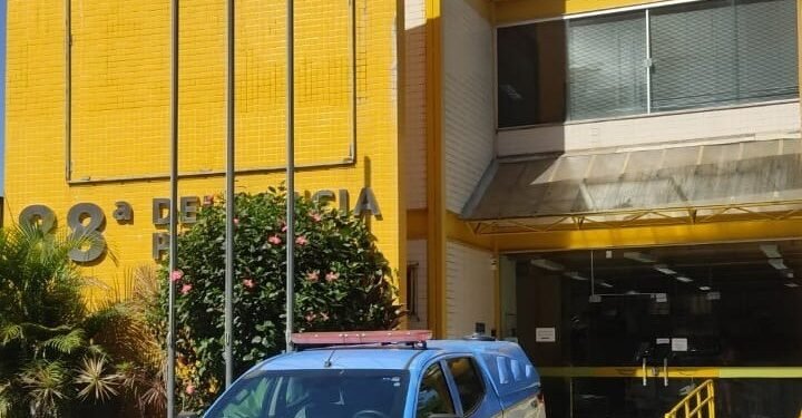 Homem é é PRESO POR FURTAR CELULULES EM BARRA DO PIRAI