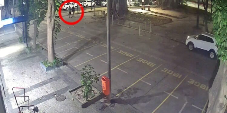 Dois Homens São Preso Em Flagrante Por Morte de Boliviano A Pauladas No Centro do Rio Dois Homens São Preso Em Flagrante Por Morte de Boliviano A Pauladas No Centro do Rio