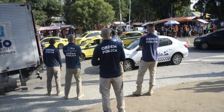 Prefeitura Detema Flanelinhas e Aplica Multas