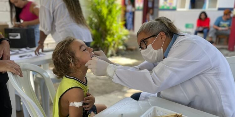 Programa saúde na escola ofrece Vacinaça e atendimentos grátis em Arraial do Cabo