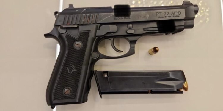 PF prende ex-secretár de Queimados por Posse Ilegal de Arma em Operação