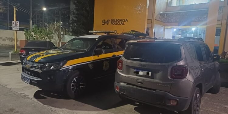 Jovem é PRESO POR DIRIGIR CARRO CLONADO DE R $ 81 MIL NA via Dutra, Em Piraí