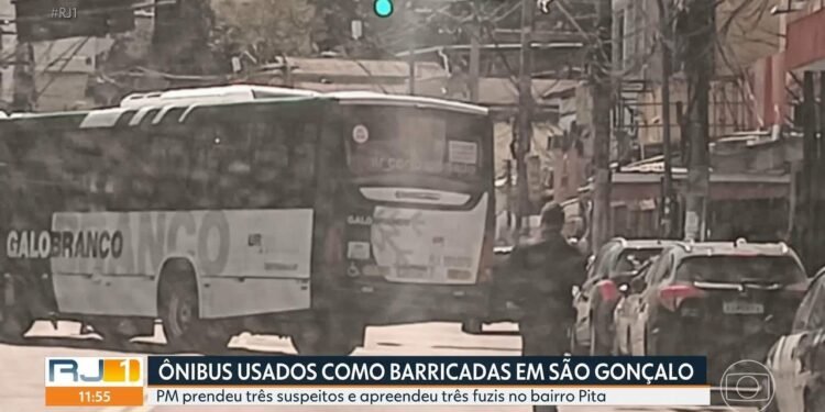 Bandidos USAM ônibus Como Barricadas em São Gonçalo Durante Político Bandidos USAM ônibus Como Barricadas em São Gonçalo Durante Político