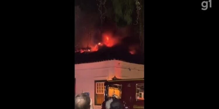VÍDEO: Restaurante Pega Fogo No Centro Histórico, Em Paraty VÍDEO: Restaurante Pega Fogo No Centro Histórico, Em Paraty
