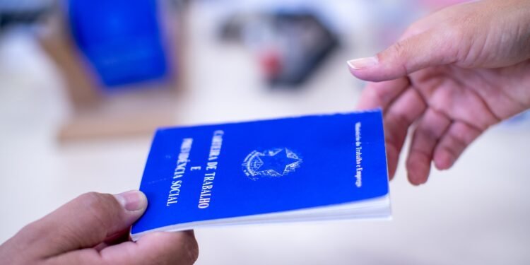 Optunidades de emprego: confira como vagas disponíveis no norte e noroeste do rj