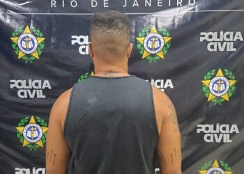 Homem com 52 Anotações Criminais é PRESO EM RIO DAS OSTRAS Suspeito de Aplicar Golpes de Venda de Carro