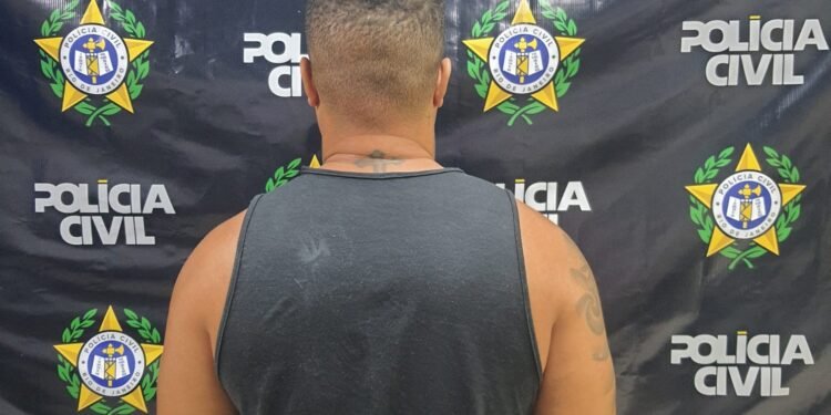 Homem com 52 Anotações Criminais é PRESO EM RIO DAS OSTRAS Suspeito de Aplicar Golpes de Venda de Carro Homem com 52 Anotações Criminais é PRESO EM RIO DAS OSTRAS Suspeito de Aplicar Golpes de Venda de Carro