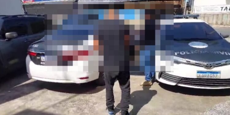 Homem é é PRESO POR PERSEGUIR JOVEM, AMARAÇÃO DE MORTE E