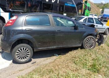 Idoso fica Ferido após acidentde de Carro na via Dutra, em Barra Mansa