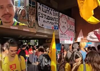 UnB expulsa aluno que expôs ideologia nas aulas