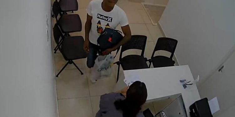 Clínica odontolórgica é Assaltada no Centro de Campos