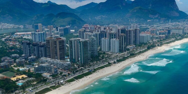 Paes Sanciona Lei e Separa Bairros