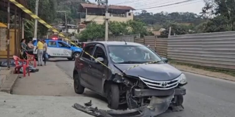 HOMEM DE 59 ANOS MORRE ATROPELADO EM NOVA FRIBURGO APÓS MOTORISTA PASSAR MAL HOMEM DE 59 ANOS MORRE ATROPELADO EM NOVA FRIBURGO APÓS MOTORISTA PASSAR MAL