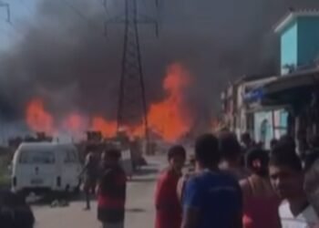 Bombeiros Combatem incênio de Grandes Proporções em Irajá, Rio