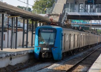 Castro veta projeto que proibia uso de equipamentos sonoros nos transportes púbblicos do estado