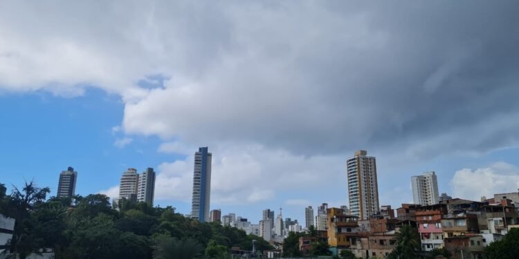 Salvador Tem ate 60% de Chance de Chuva no FIM de Semana; confira previsão Salvador Tem ate 60% de Chance de Chuva no FIM de Semana; confira previsão