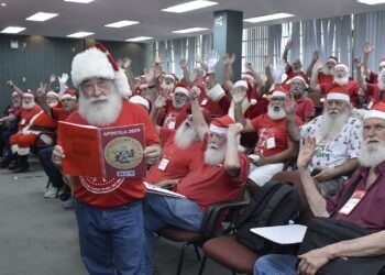 Quer ser papai Noel? Escola de FormAção de Bons Velhinhos ABRE Inscrições