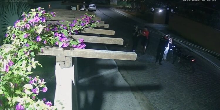 Casal é o Assalto Em Búzios; Aça FOI Registrada por Câmeras de Segurança Casal é o Assalto Em Búzios; Aça FOI Registrada por Câmeras de Segurança