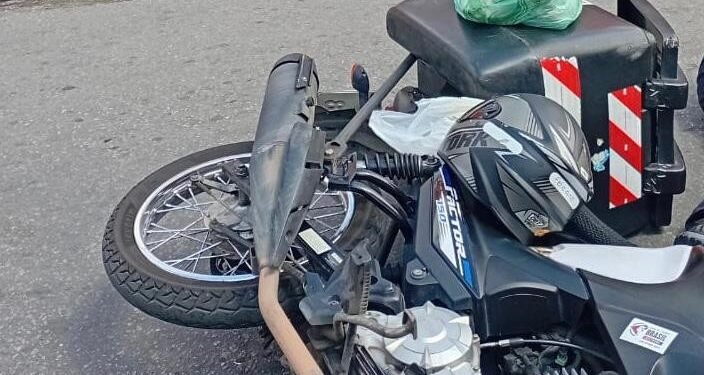 Homem Fica Ferido Após Acidenthe Entre Carro e Moto Em Resende