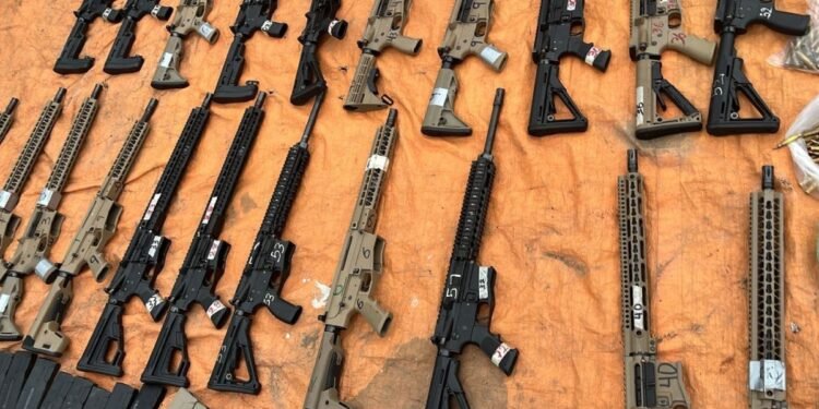 Apreensão de Fuzis em Sítio de Camaçari é um Maior Já Registrada na Bahia